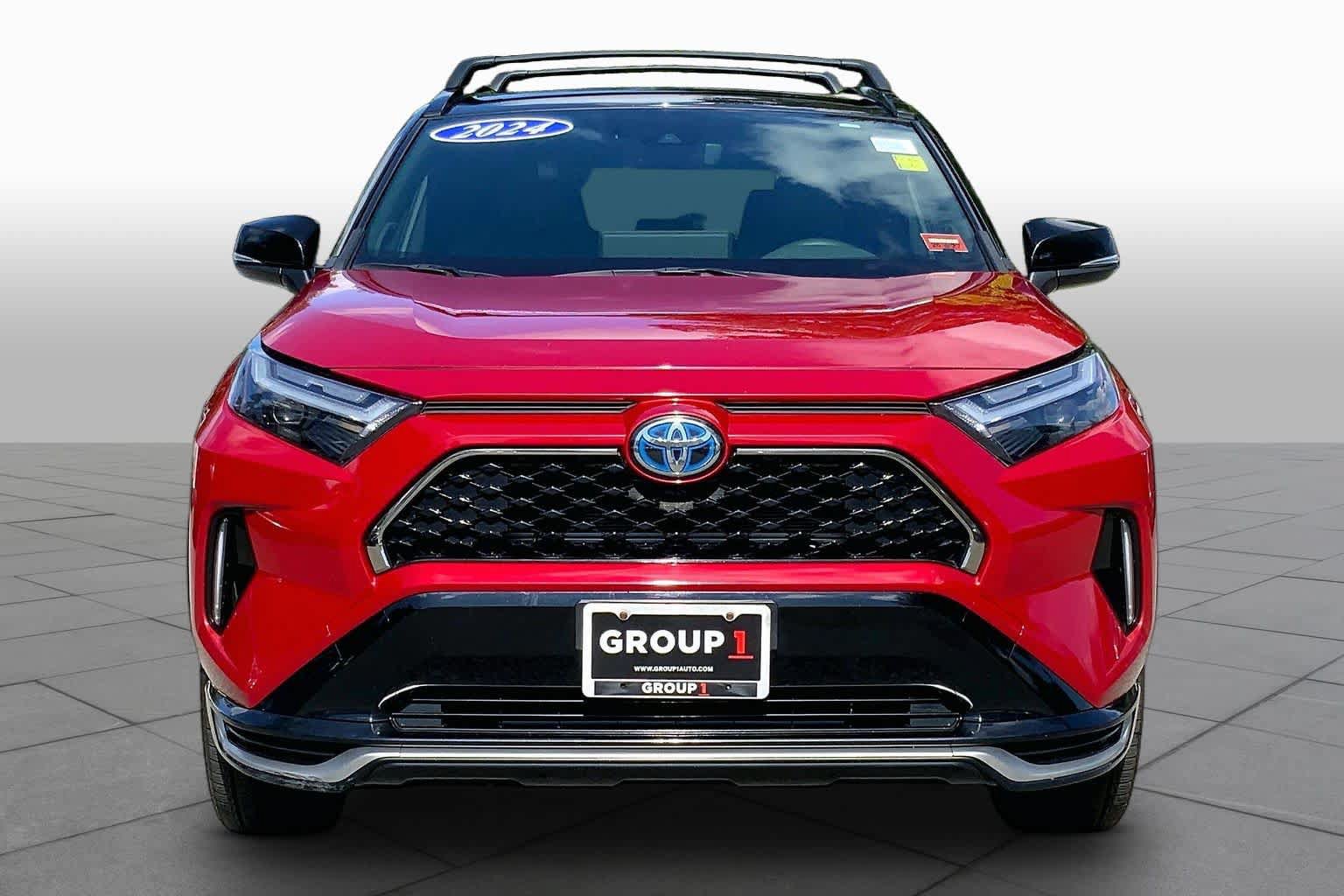 Used 2024 Toyota RAV4 XSE w/ Weather Package AWD/4WD image 4