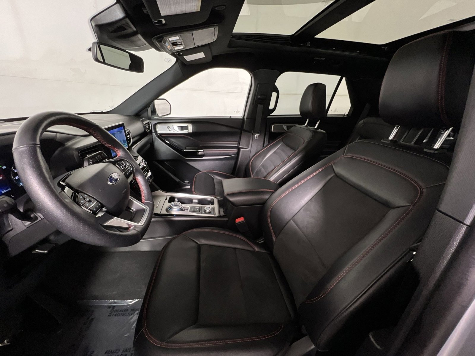 Used 2023 Ford Explorer ST-Line w/ Class IV Trailer Tow Package AWD/4WD image 13