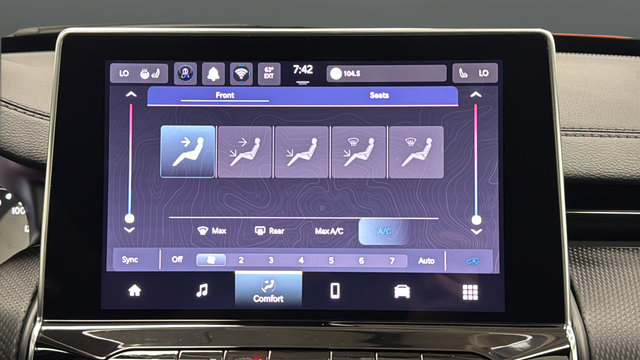 New 2026 Jeep Compass Latitude AWD/4WD image 16