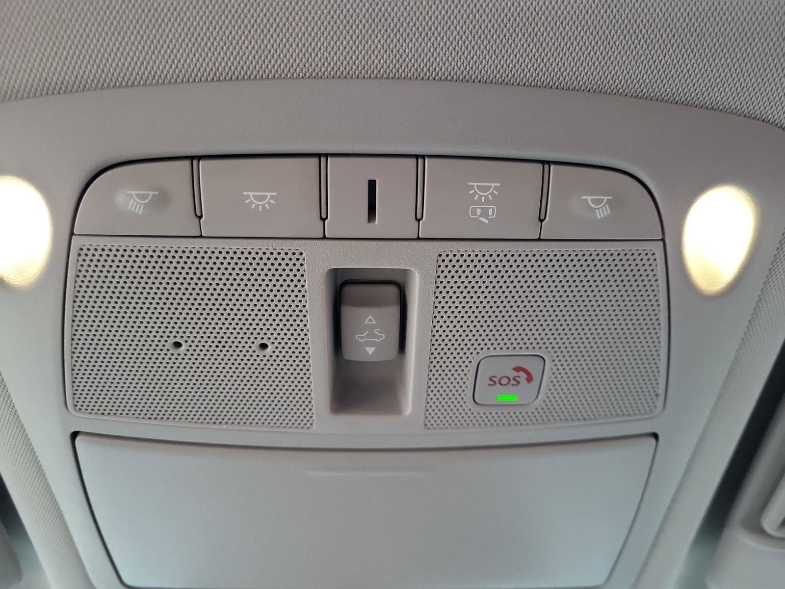 Used 2024 Nissan Armada SL w/ Captain's Chairs Package image 17