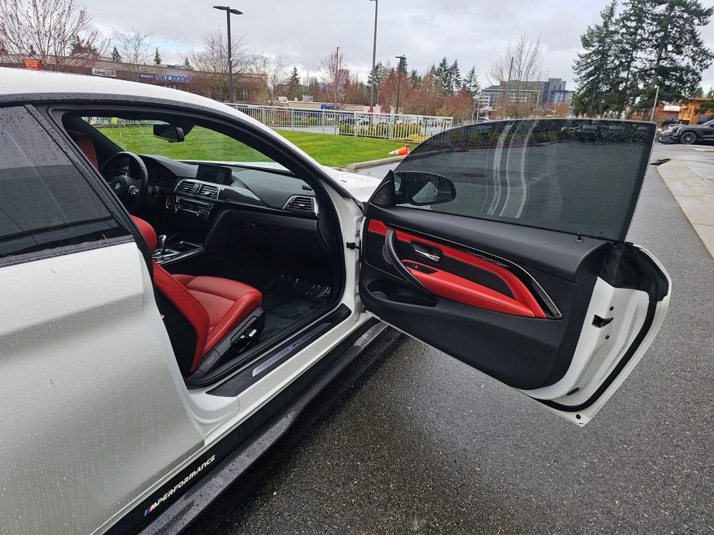 Used 2020 BMW M4 Coupe w/ Competition Package image 10