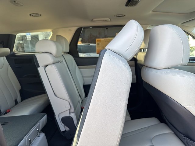 Used 2022 Hyundai Palisade SEL w/ 8P Bench Seat Package image 15