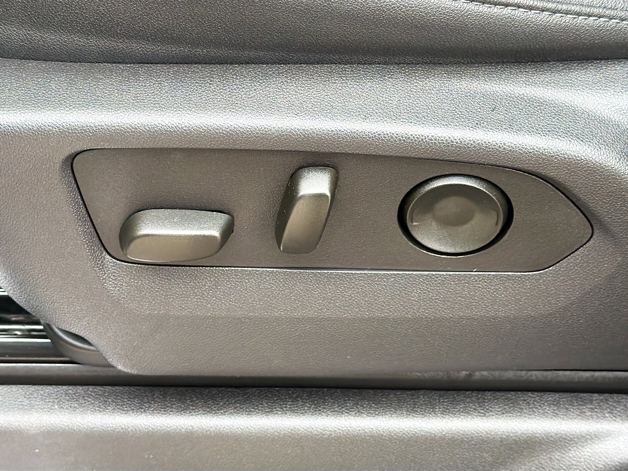 Used 2025 GMC Sierra 1500 Elevation w/ Elevation Premium Package image 24