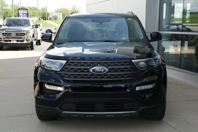 Certified 2022 Ford Explorer XLT w/ Equipment Group 202A AWD/4WD image 6