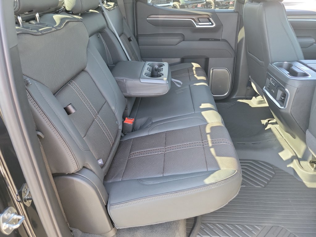 New 2026 Chevrolet Silverado 1500 High Country w/ Midnight Edition AWD/4WD image 18