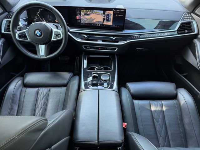 Used 2025 BMW X7 xDrive40i w/ M Sport Package AWD/4WD image 11