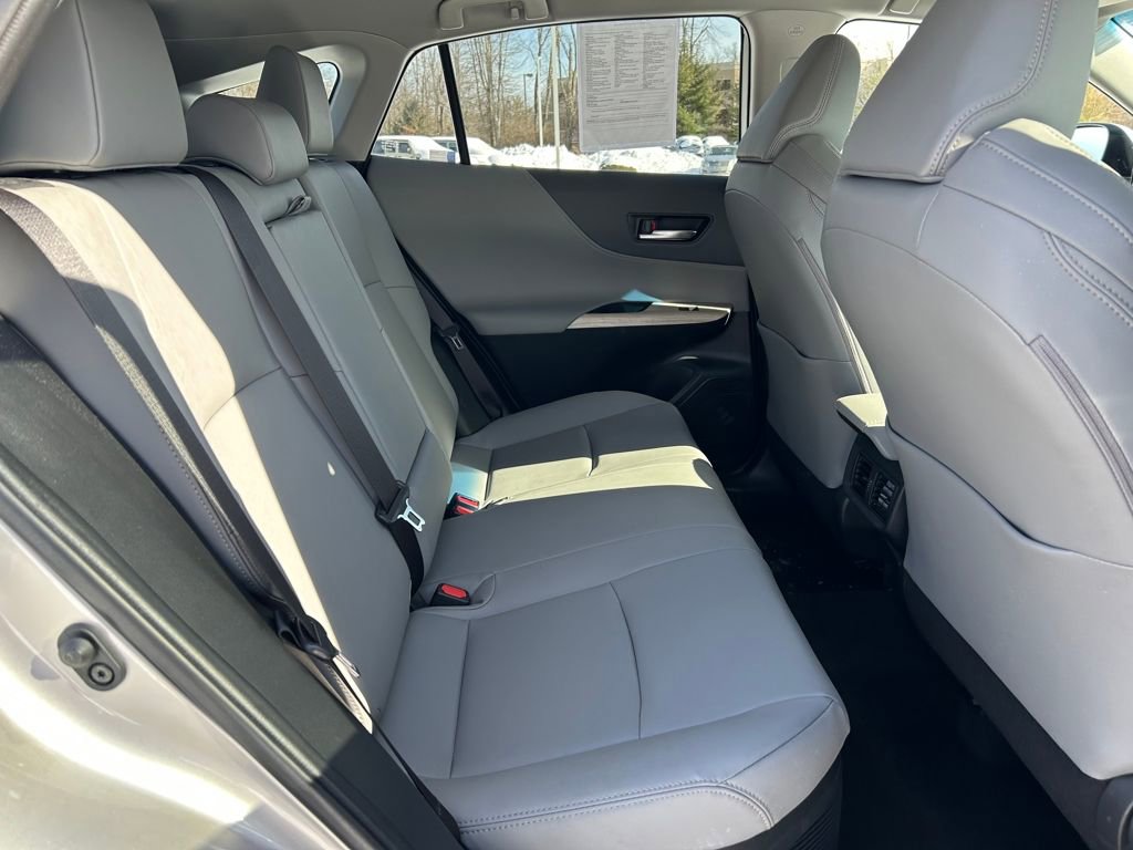 Used 2024 Toyota Venza XLE image 24