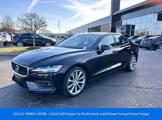 Used 2021 Volvo S60 T6 Momentum w/ Advanced Package image 2
