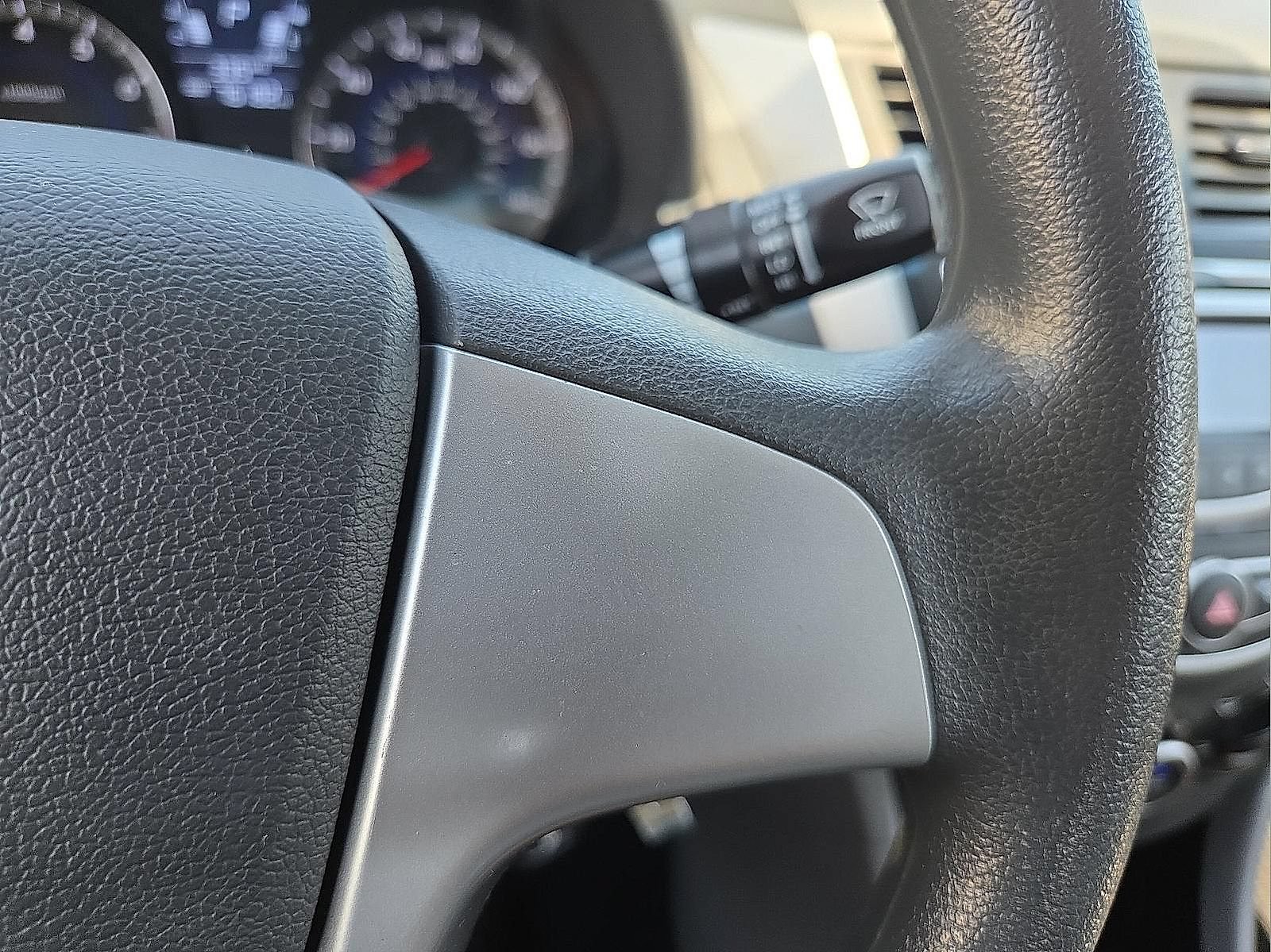 Used 2013 Hyundai Accent GLS FWD image 24