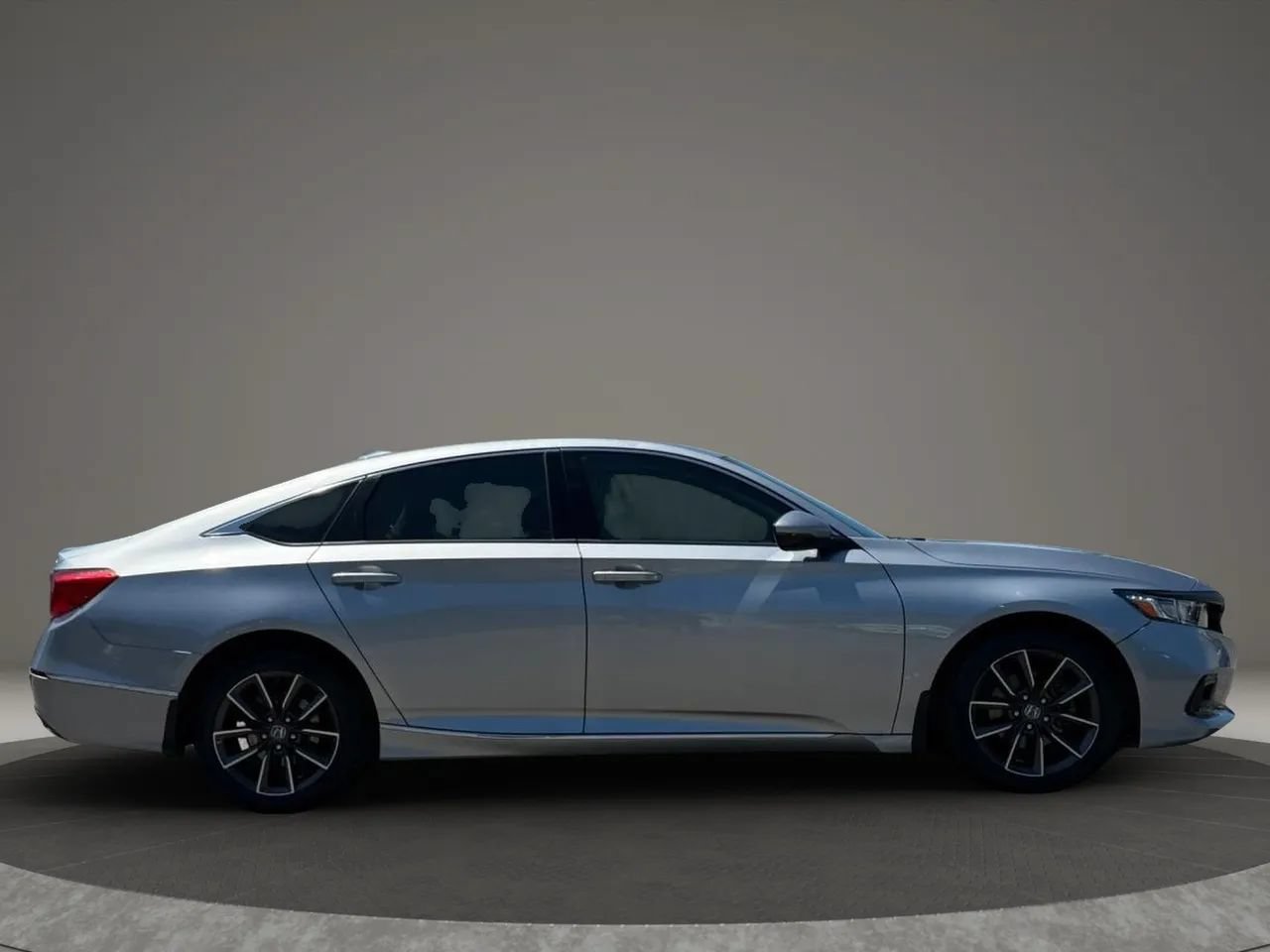 Used 2021 Honda Accord EX-L image 2