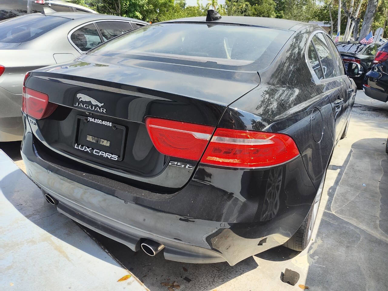 Used 2017 Jaguar XE Premium image 15