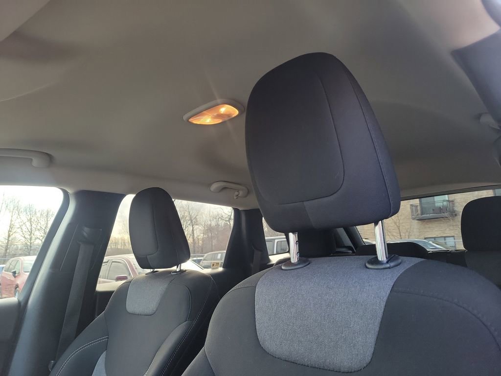 Used 2014 Jeep Cherokee Latitude FWD image 17