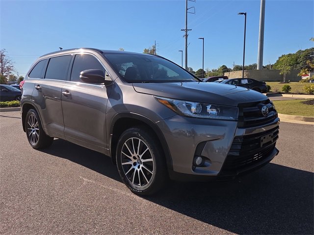 Used 2018 Toyota Highlander SE image 7