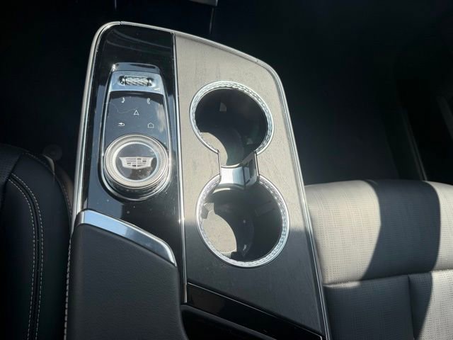 Used 2023 Cadillac Lyriq AWD image 17