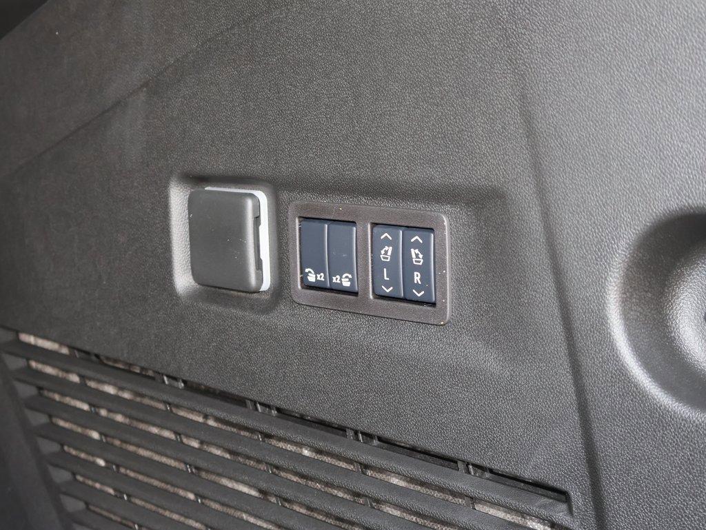 New 2025 Chevrolet Suburban Premier w/ Sun And Tow Package image 36