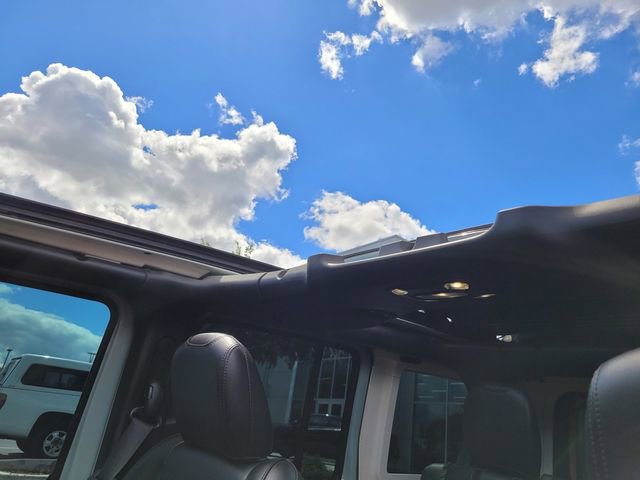 Used 2023 Jeep Wrangler Unlimited Sahara AWD/4WD image 19
