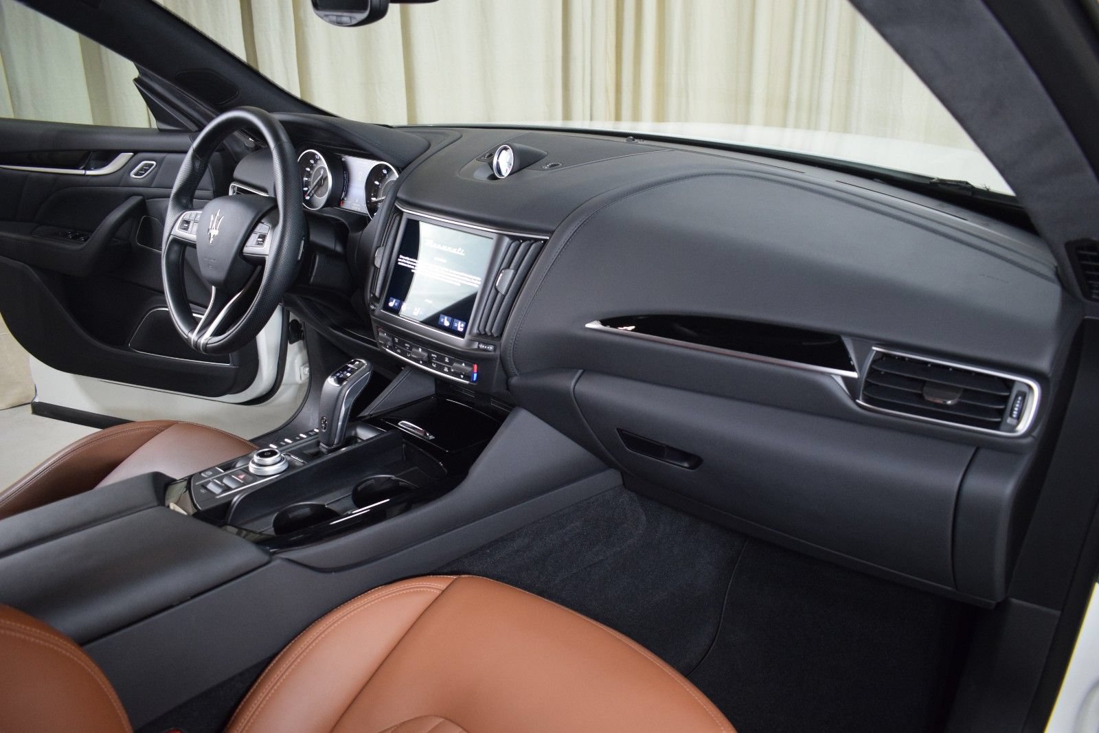 Certified 2023 Maserati Levante GT AWD/4WD image 24