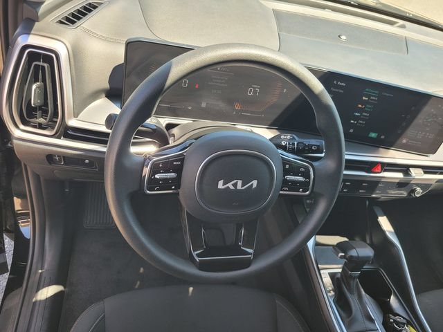 Used 2025 Kia Sorento LX FWD image 30