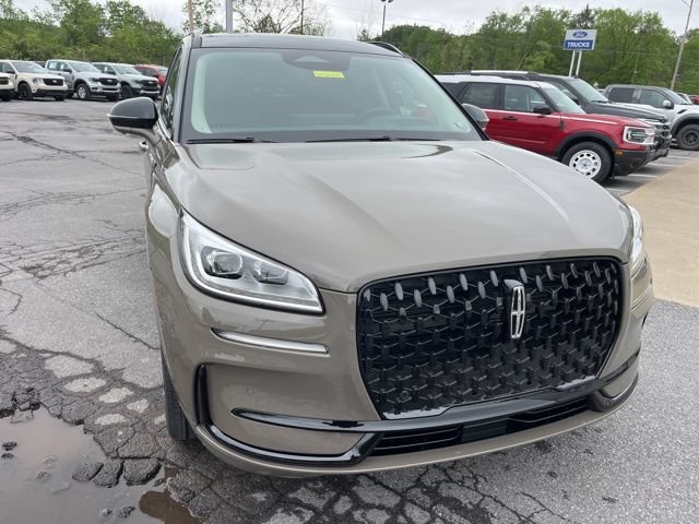 New 2025 Lincoln Corsair Reserve w/ Equipment Group 202A AWD/4WD image 11