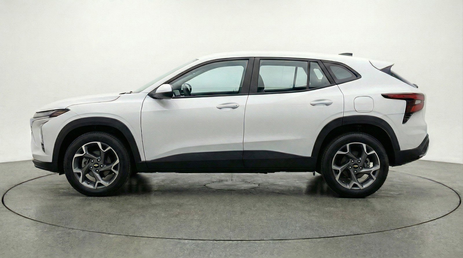 Used 2025 Chevrolet Trax LT w/ LT Convenience Package image 5