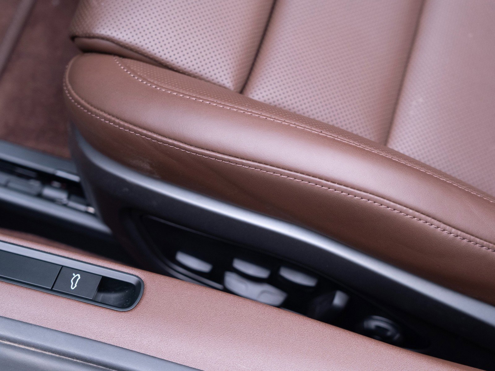 Used 2025 Porsche 911 Carrera S image 15