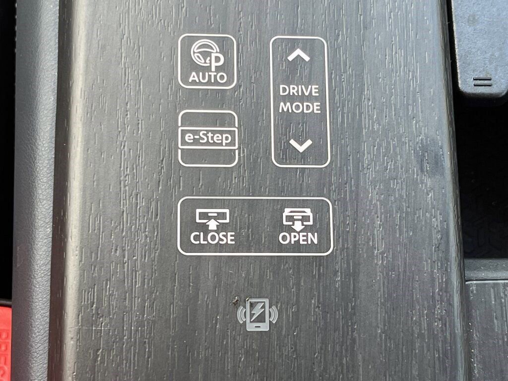 Certified 2024 Nissan Ariya AWD image 8