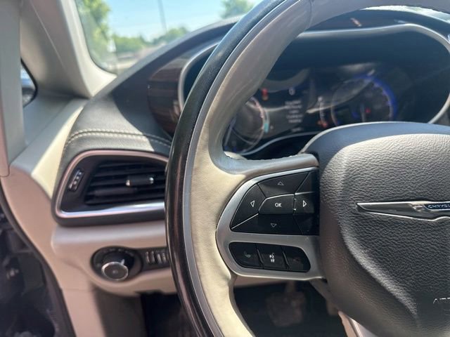 Used 2021 Chrysler Pacifica Limited AWD/4WD image 15