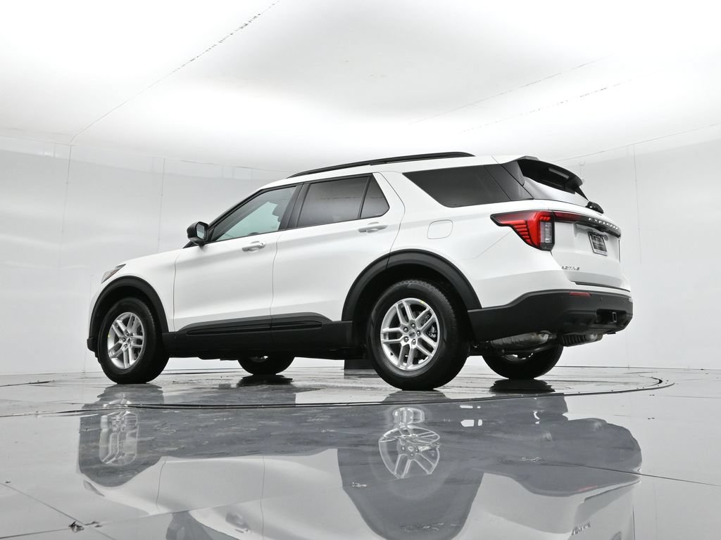 New 2026 Ford Explorer Active RWD image 4