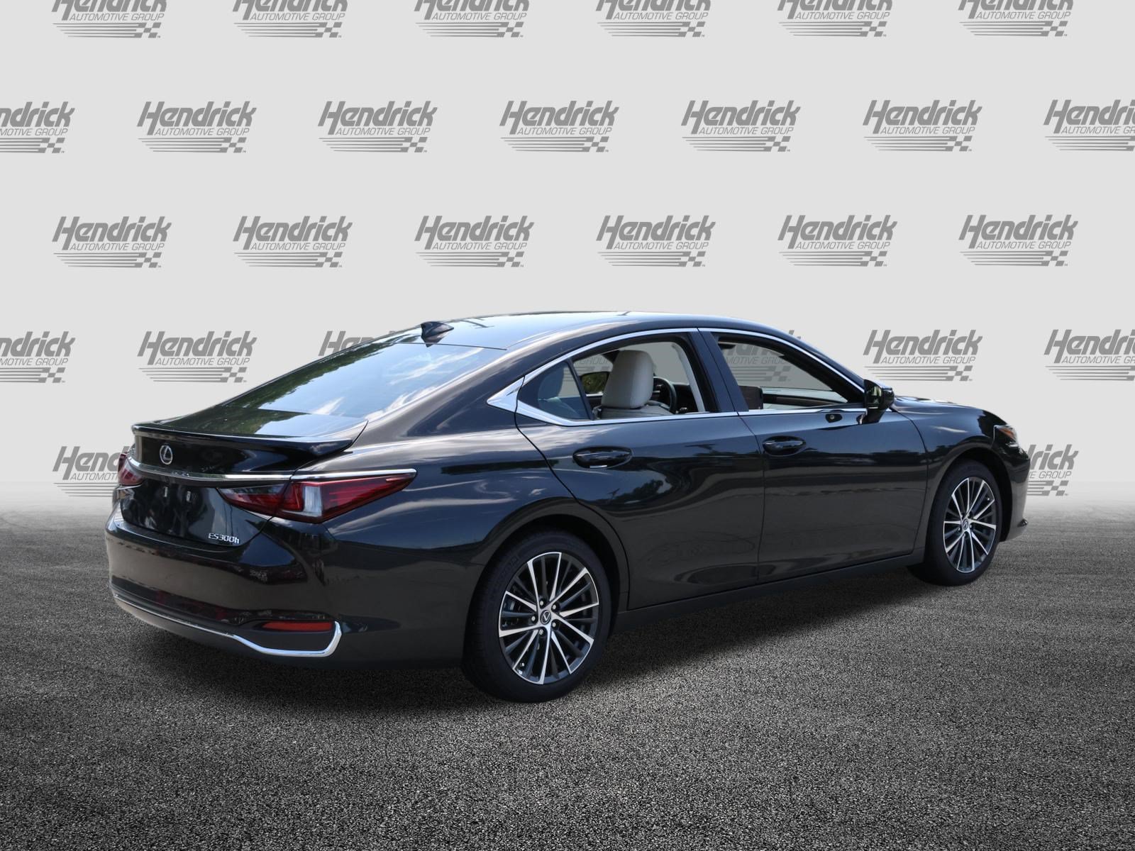 Certified 2025 Lexus ES 300h w/ Premium Package FWD image 9