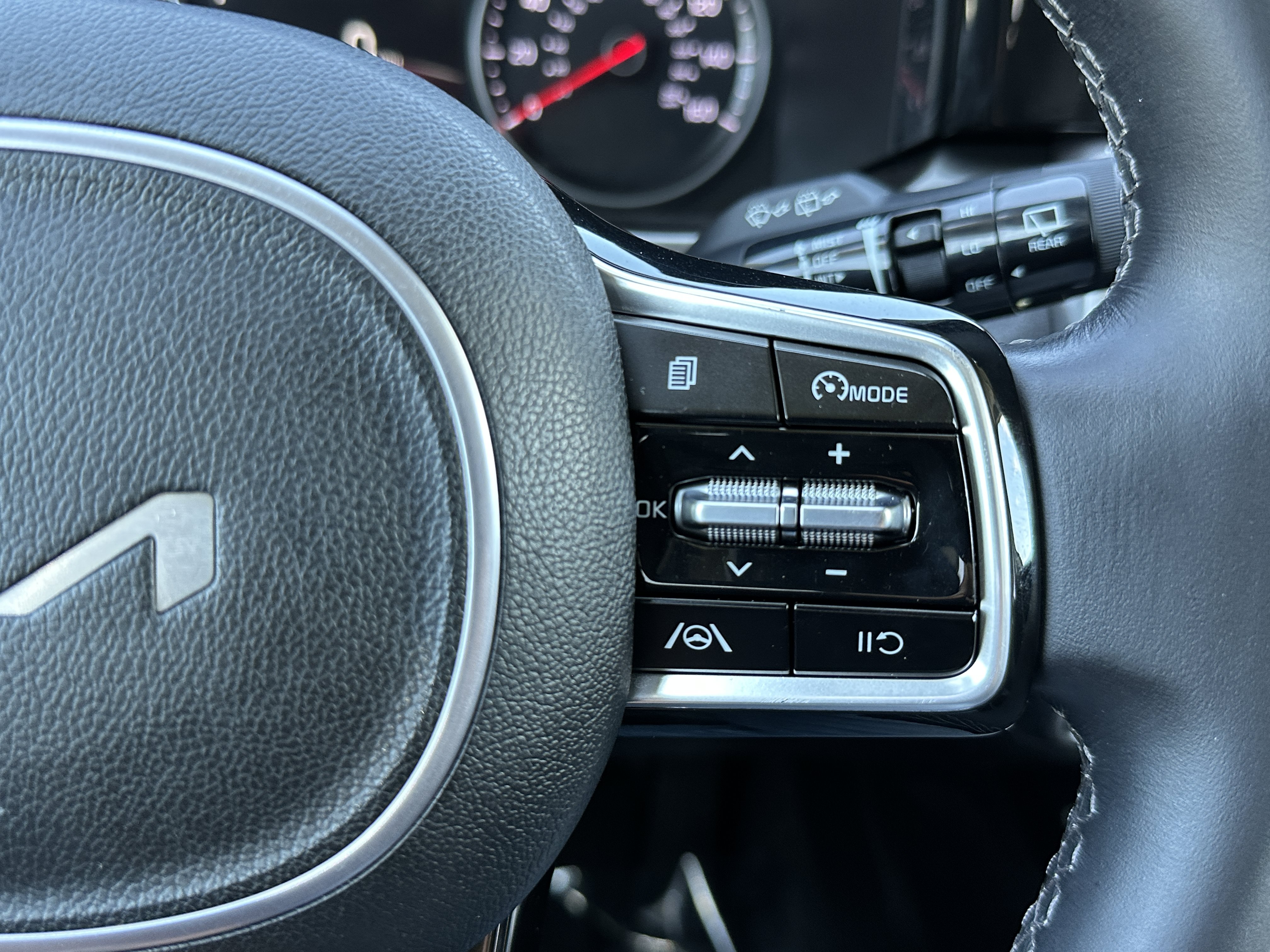 Certified 2023 Kia Sorento S FWD image 27