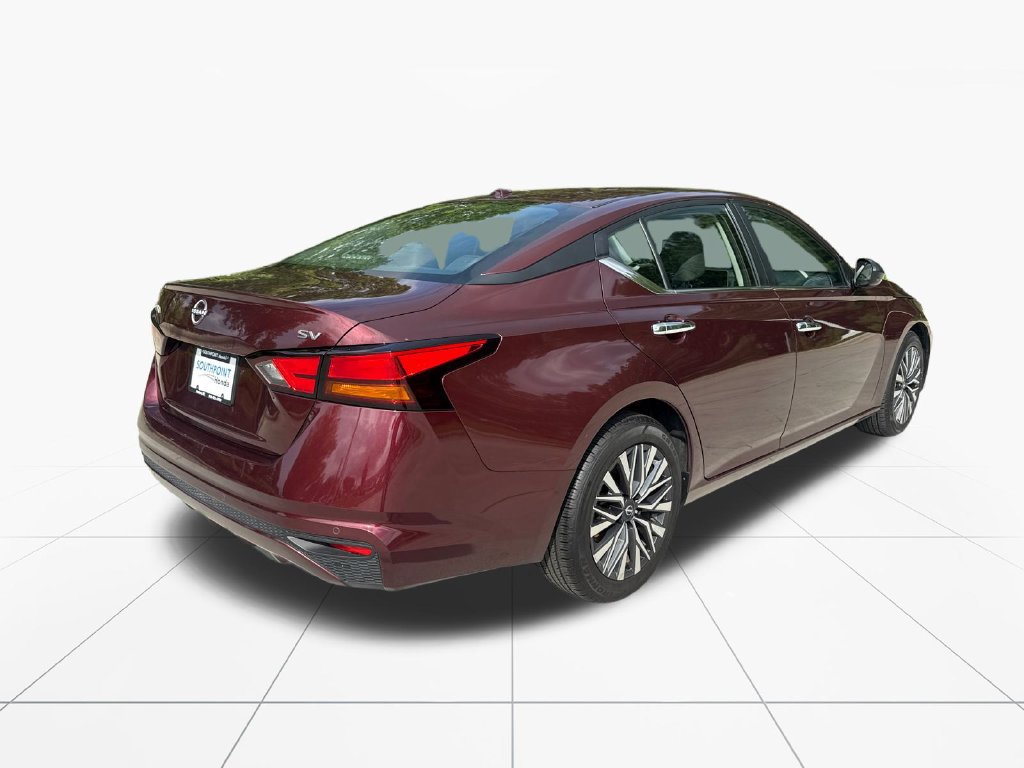 Used 2024 Nissan Altima 2.5 SV FWD image 8