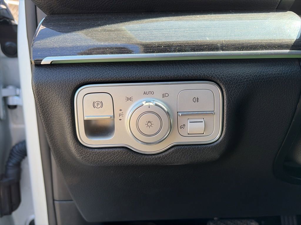 Used 2020 Mercedes-Benz GLE 350 w/ Premium Package image 15