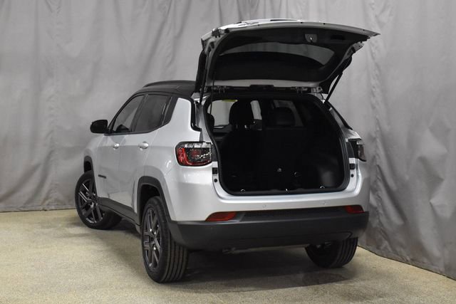 New 2026 Jeep Compass Limited image 30