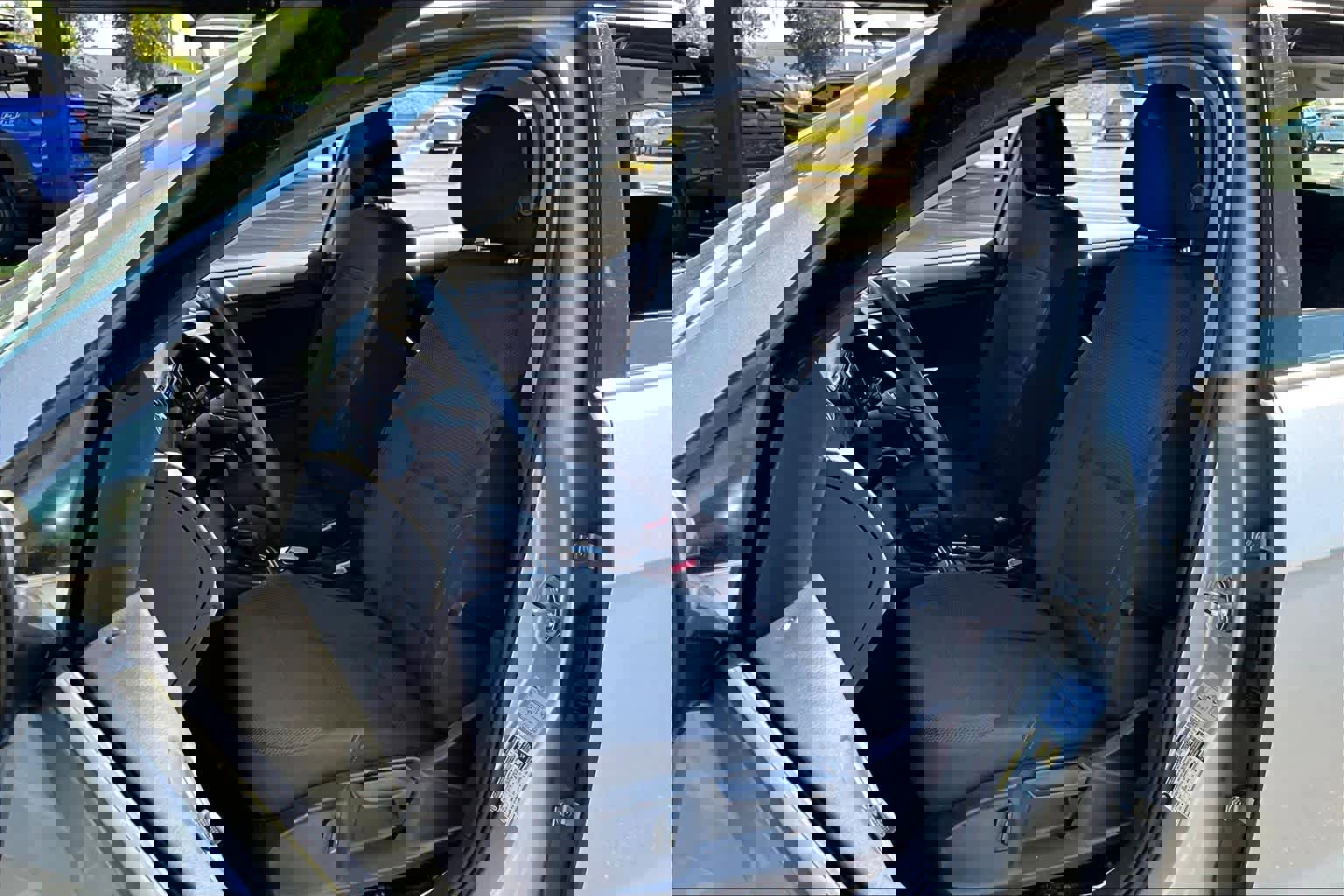 Used 2019 Volkswagen Golf S image 8