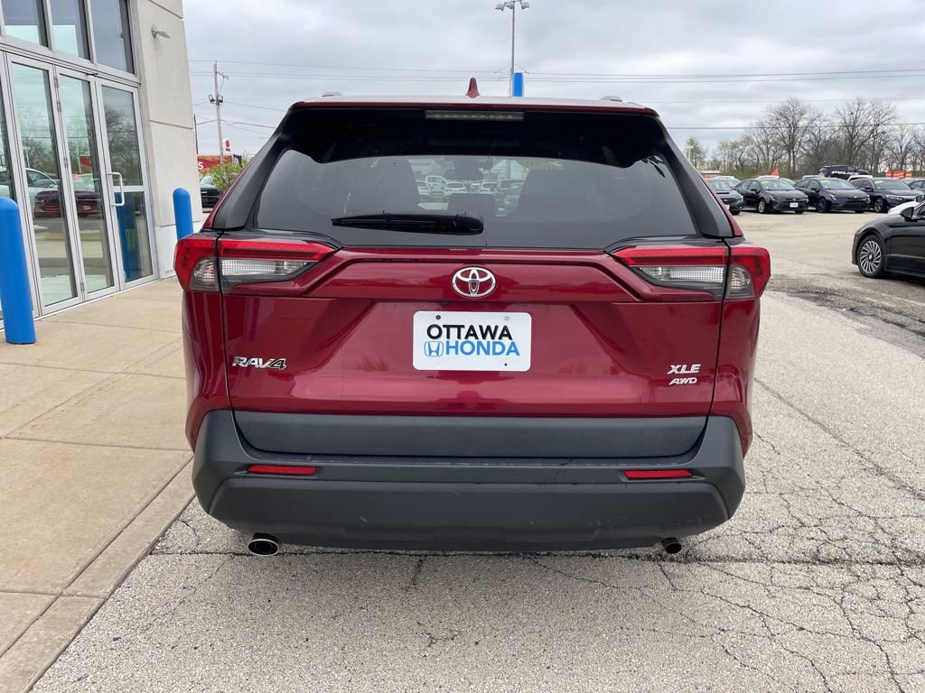 Used 2020 Toyota RAV4 XLE w/ Convenience Package AWD/4WD image 6