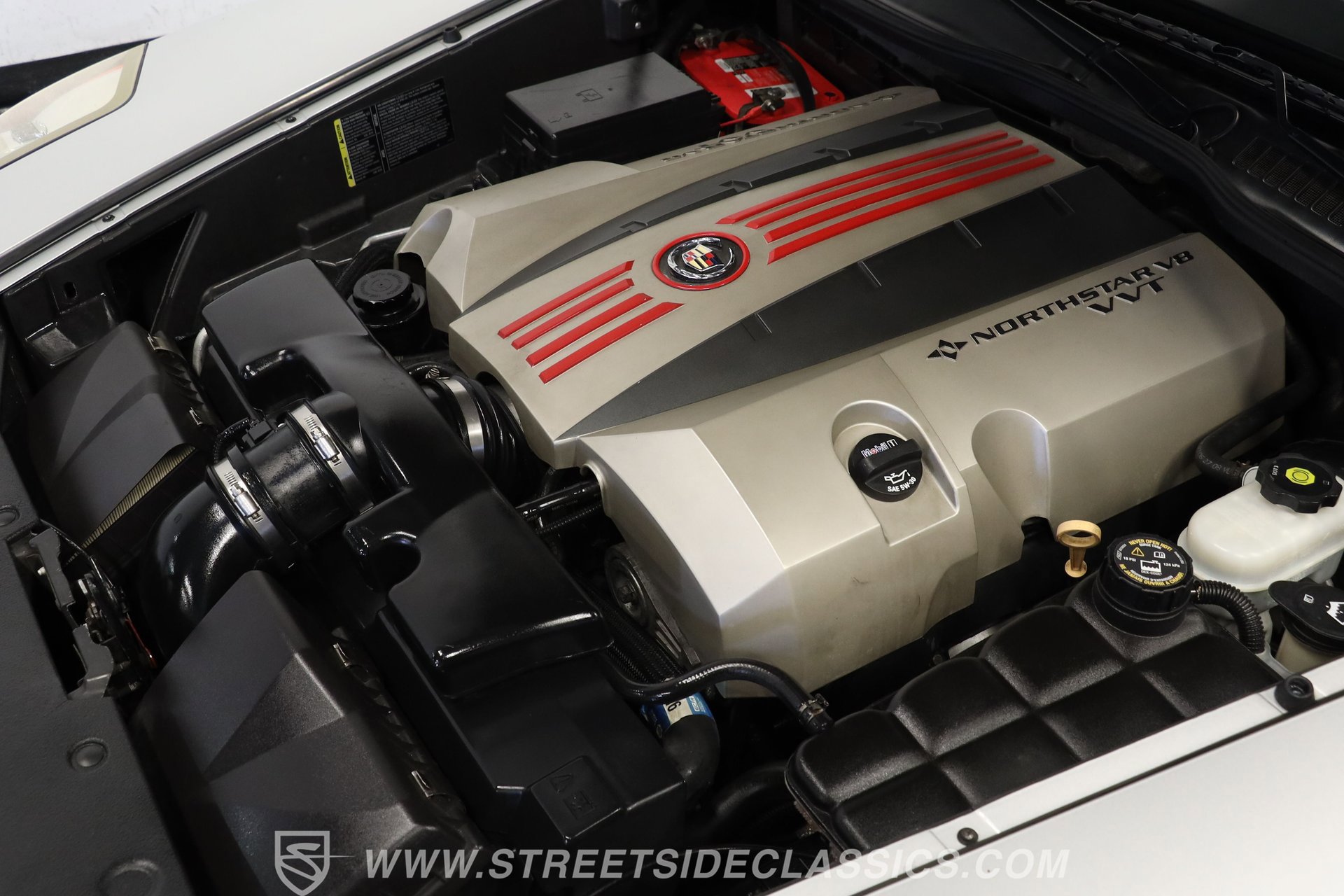 Used 2009 Cadillac XLR image 30