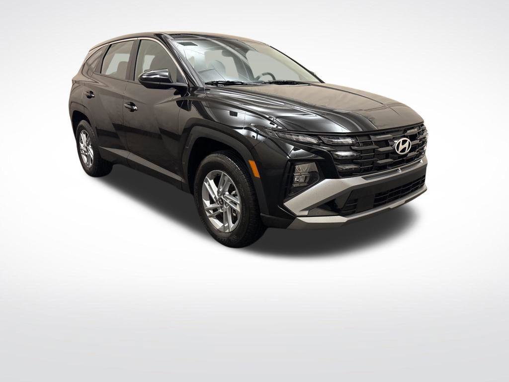 New 2025 Hyundai Tucson SE image 3