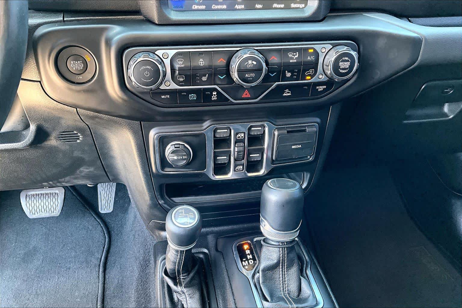 Used 2023 Jeep Wrangler Unlimited Sahara w/ Cold Weather Group AWD/4WD image 28