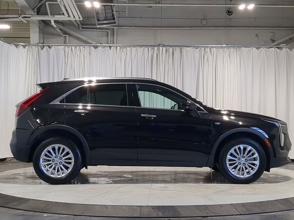 Used 2024 Cadillac XT4 Luxury w/ Cold Weather Package image 18