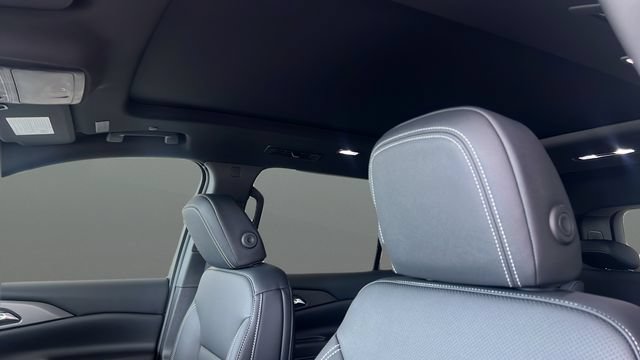 New 2027 Chevrolet Traverse LT w/ Sun and Wheel Package FWD image 8