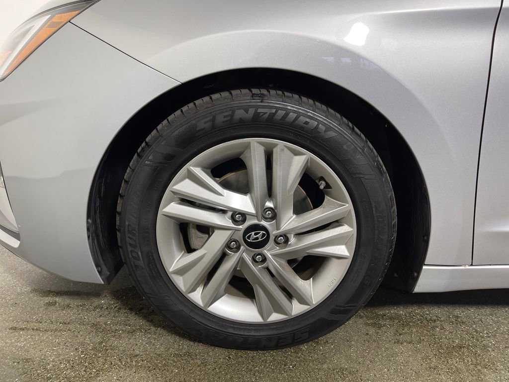 Used 2020 Hyundai Elantra Value Edition w/ Cargo Package (C1) FWD image 11