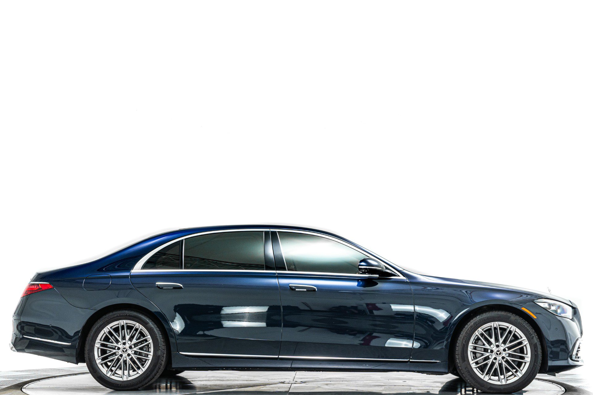Used 2022 Mercedes-Benz S 580 4MATIC Sedan image 2