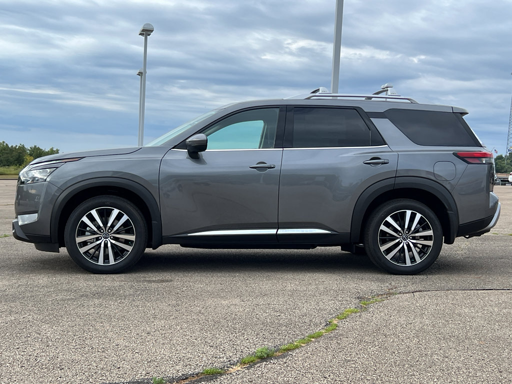 New 2025 Nissan Pathfinder Platinum w/ Cargo Package image 4