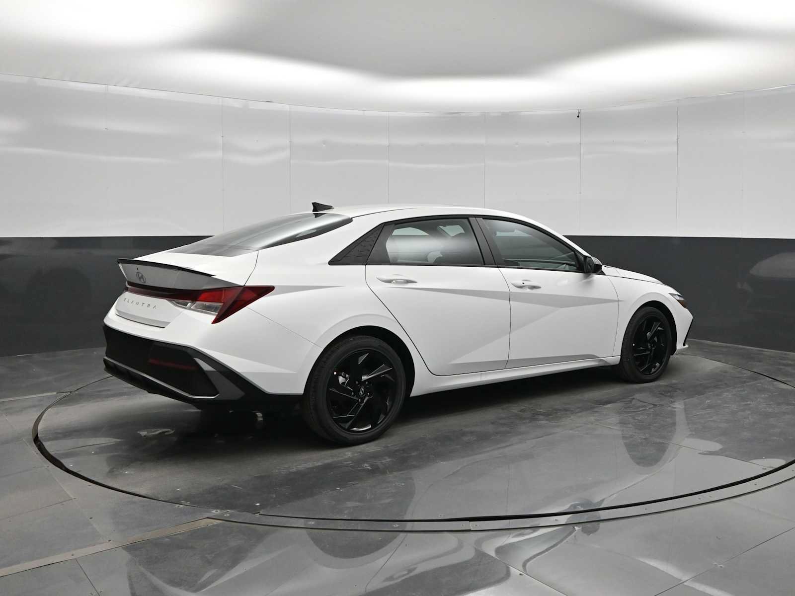 New 2026 Hyundai Elantra SEL Sport FWD image 7
