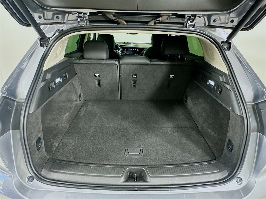 Used 2022 Buick Envision Essence w/ Safety Package image 28