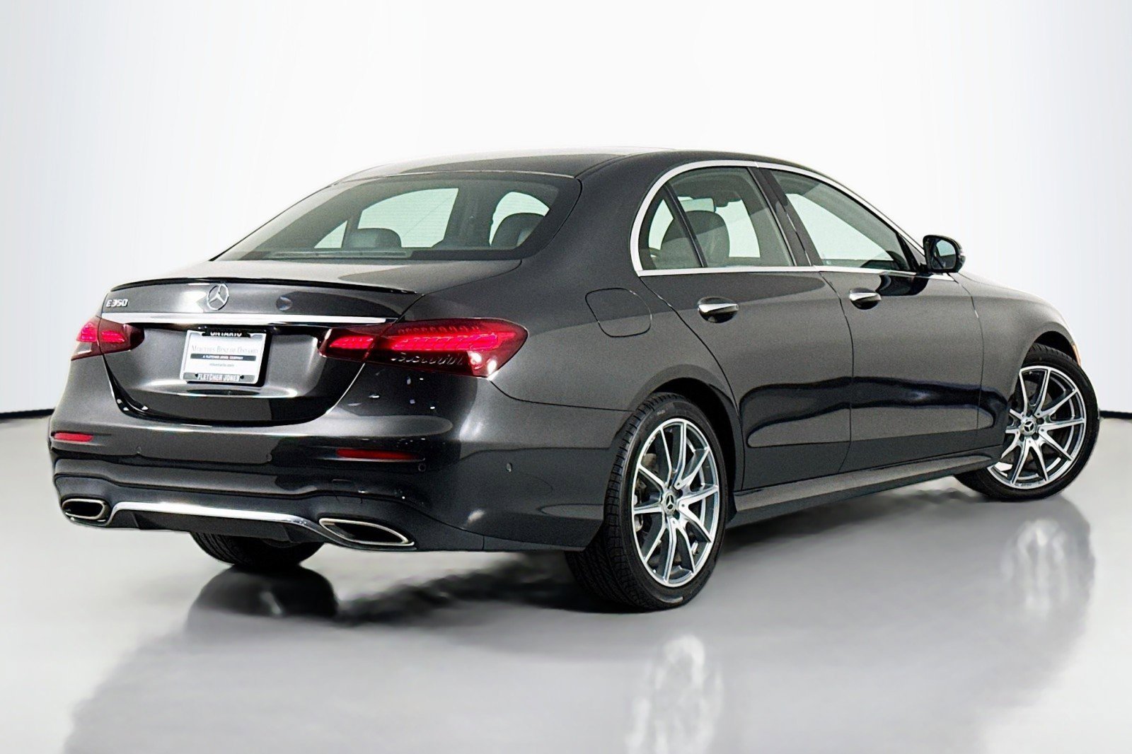 Used 2022 Mercedes-Benz E 350 Sedan image 11