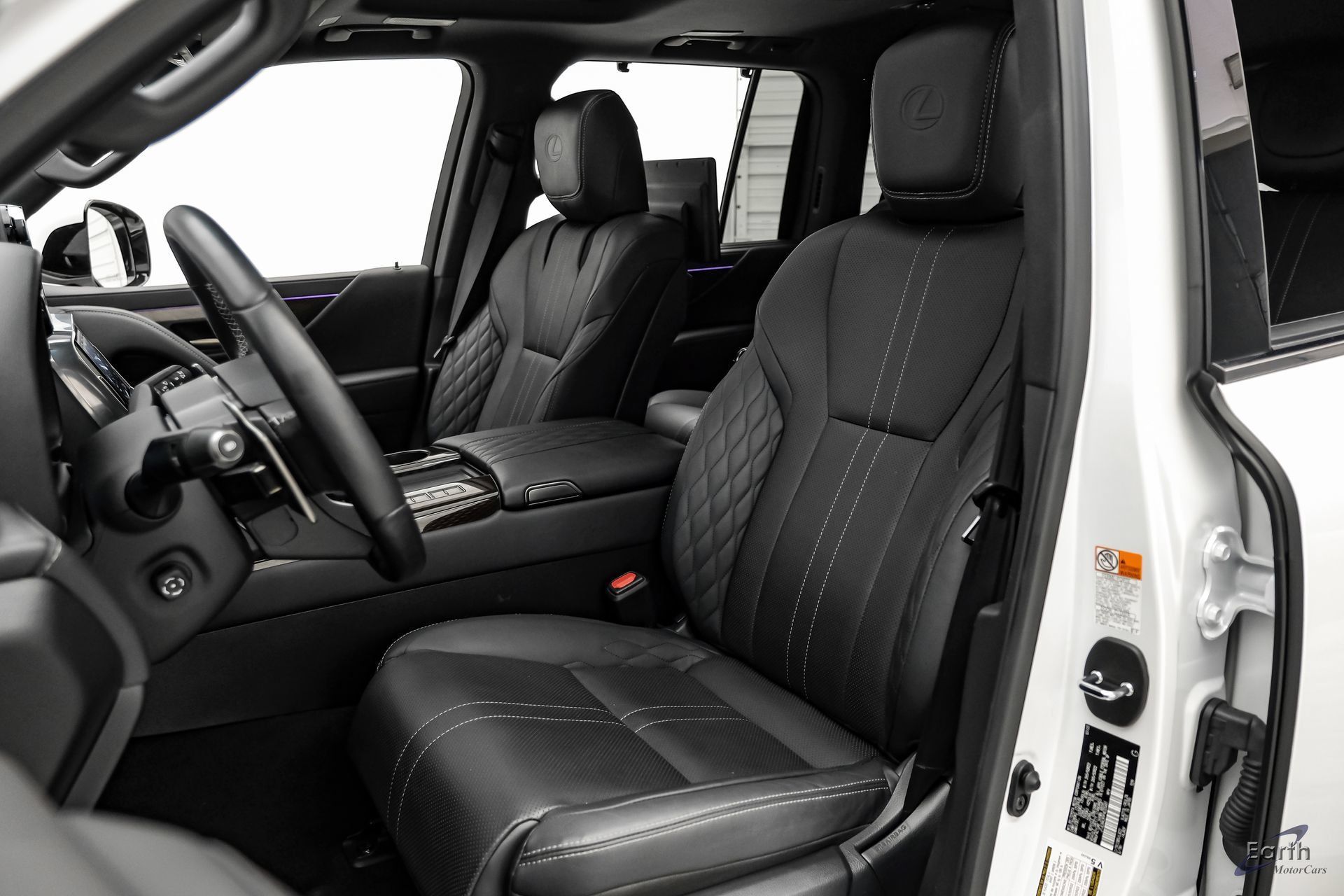 Used 2023 Lexus LX 600 4WD w/ Accessory Package (Z1) image 36