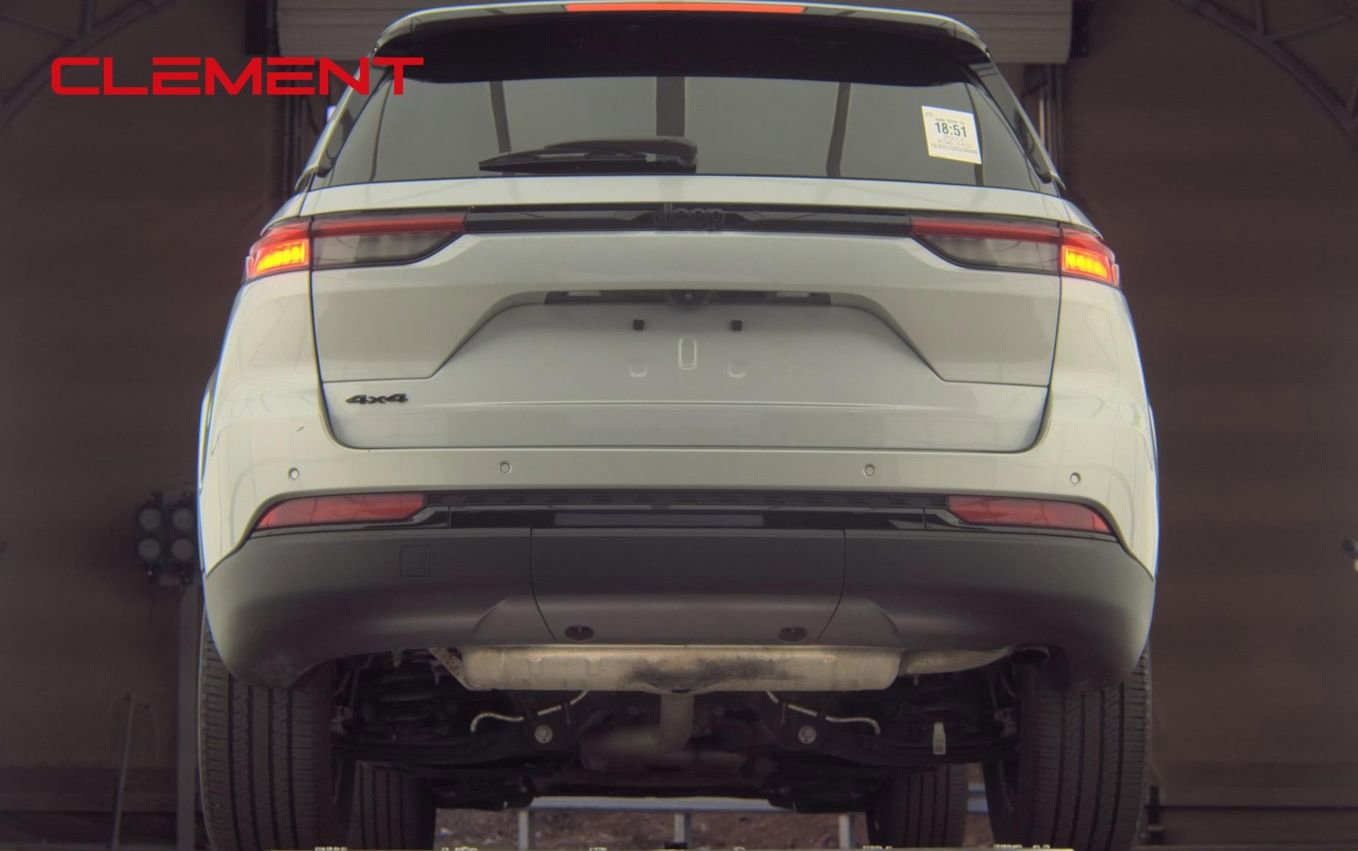 Used 2023 Jeep Grand Cherokee Altitude image 8