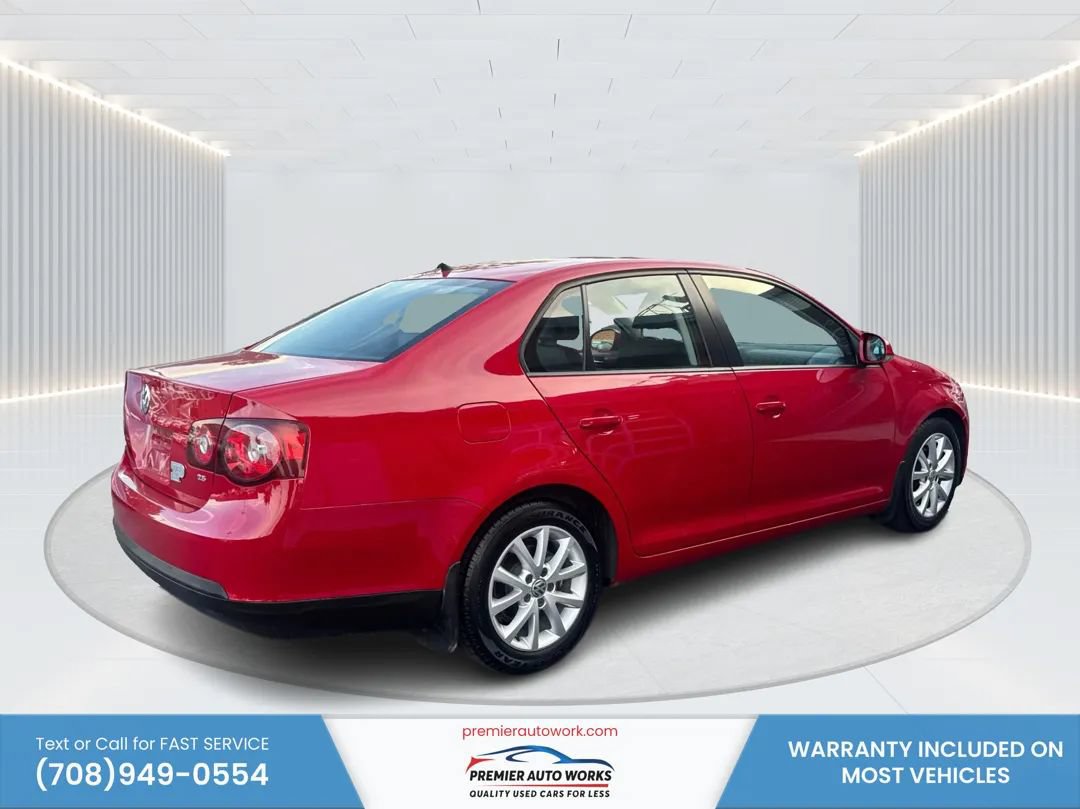 Used 2010 Volkswagen Jetta Limited Edition FWD image 4