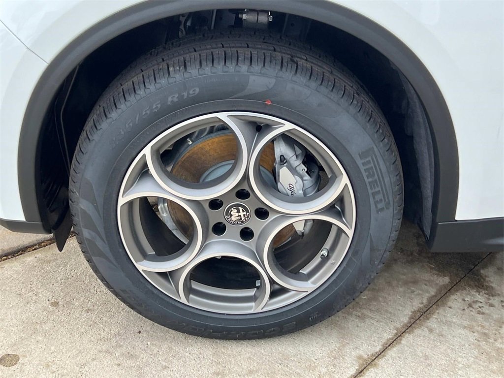 New 2025 Alfa Romeo Stelvio Sprint image 30